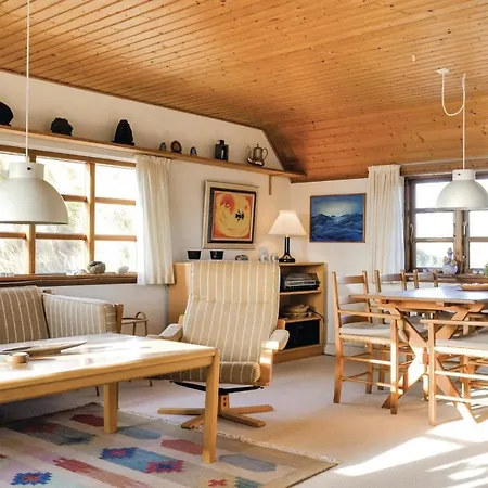 Three-bedroom Holiday In Ulfborg *